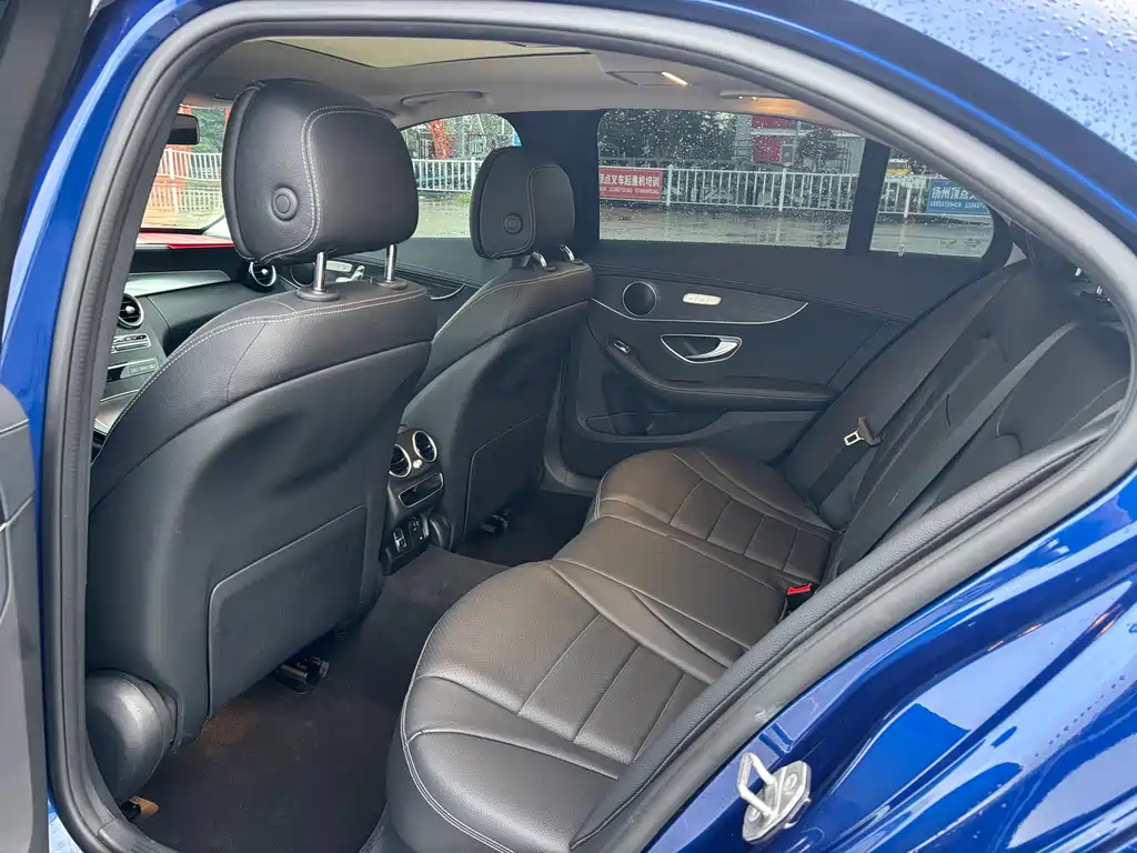 Mercedes-Benz C-Class — миниатюра 7