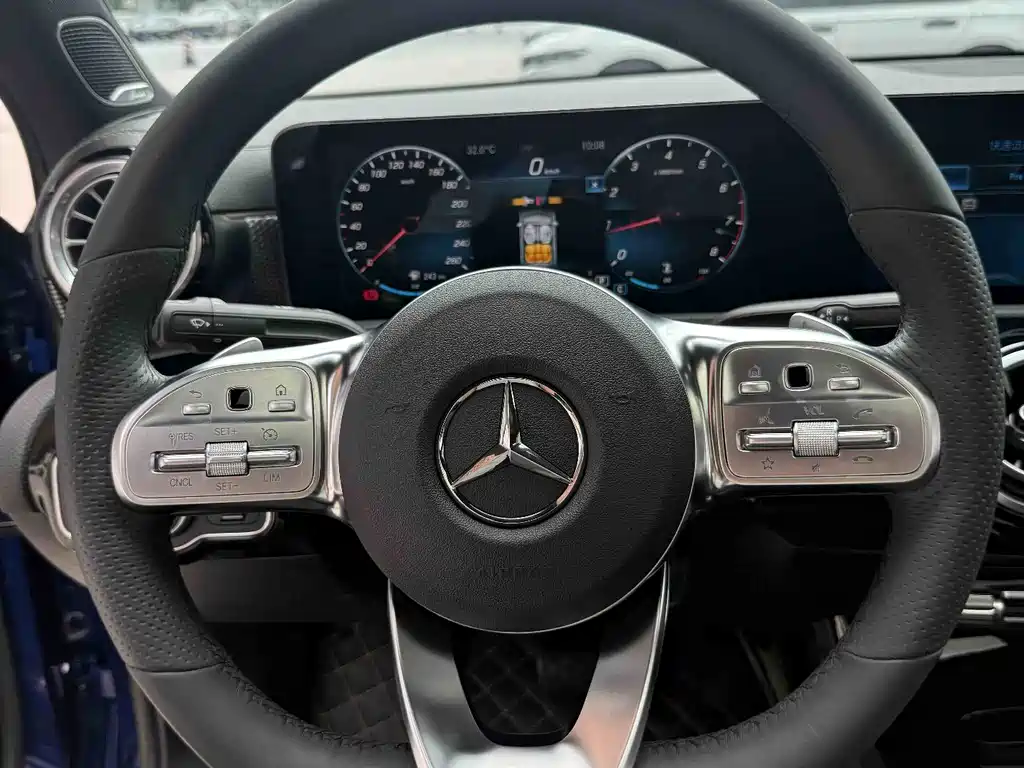 Mercedes-Benz A-Class A 2022 A 200 L Sport Fashion