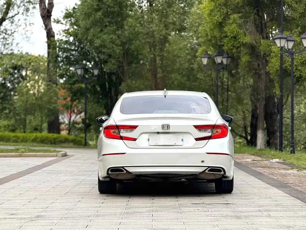 Honda Accord — миниатюра 8