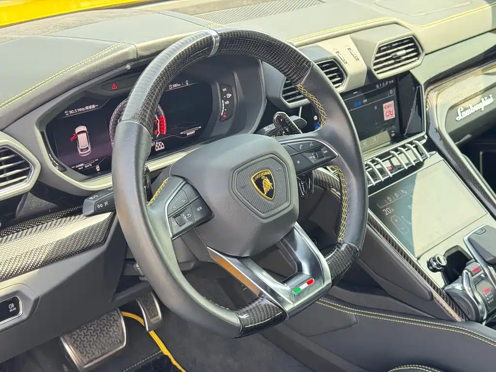 Lamborghini Urus 2021 4.0T V8