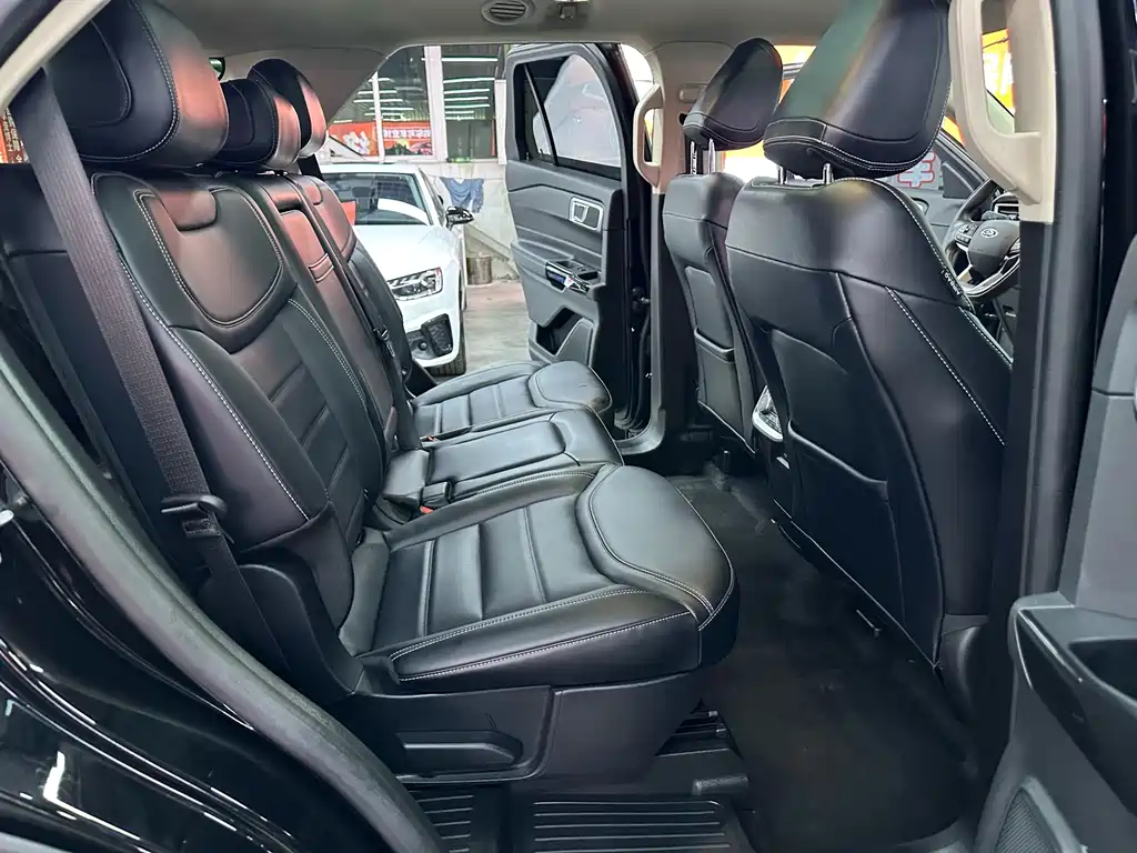 Ford Explorer — миниатюра 10