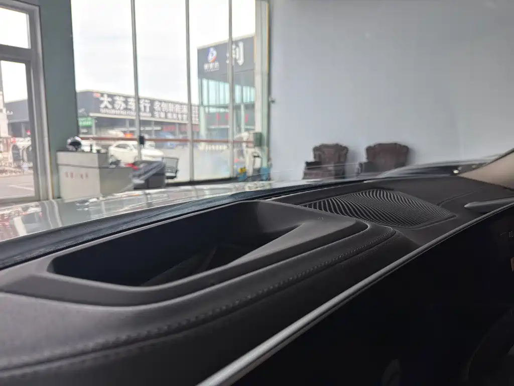 BMW i3 — миниатюра 11