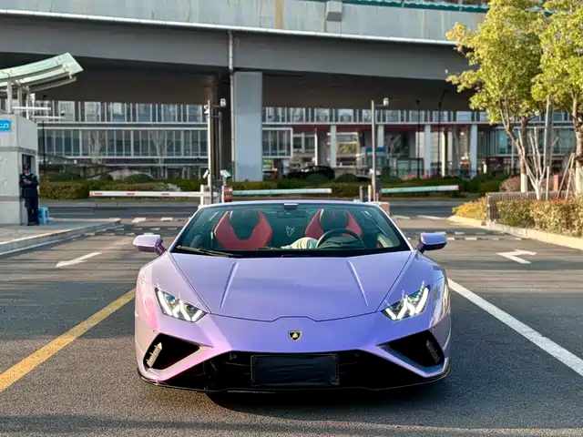 LAMBORGHINI HURACÁN