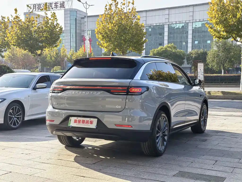 ZERO-RUNNING CAR ZERO RUN C11