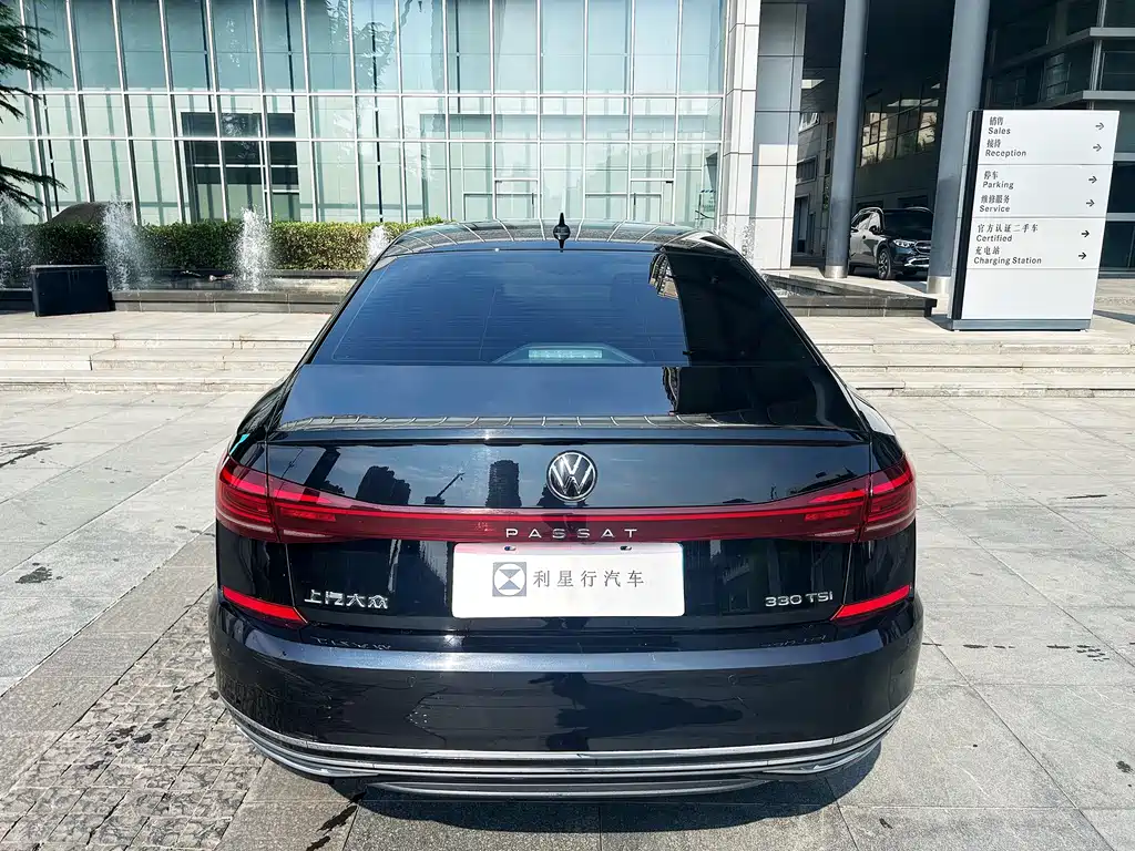 Volkswagen Passat 2023 330TSI Luxury
