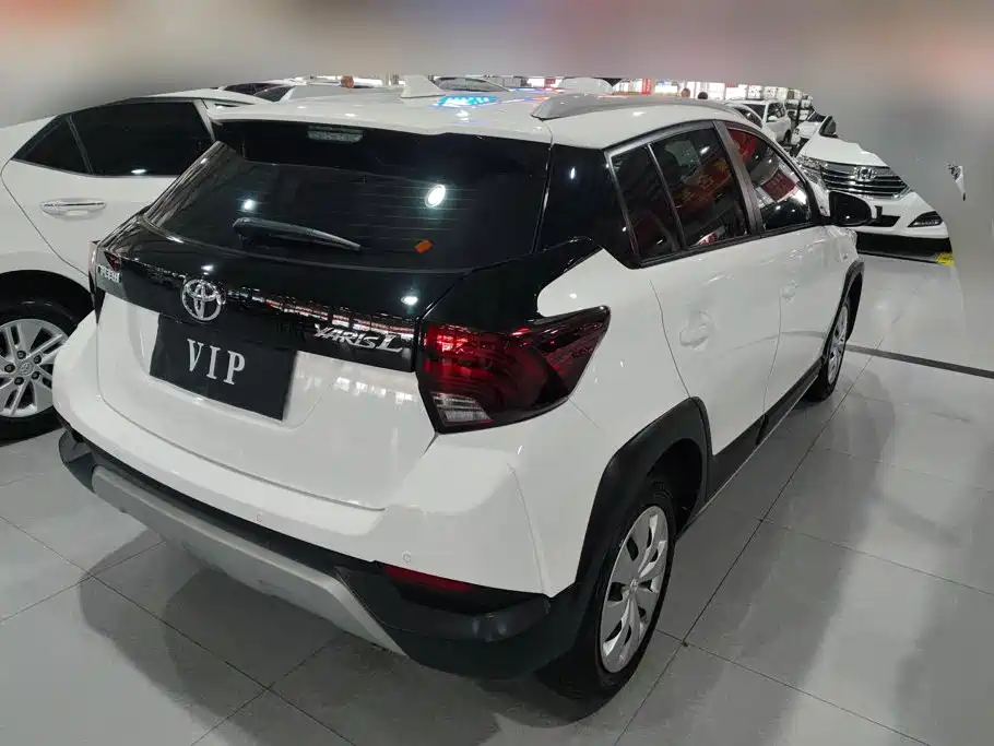 Toyota Yaris L — миниатюра 3