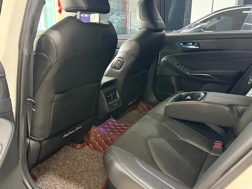 Toyota Avalon — миниатюра 9