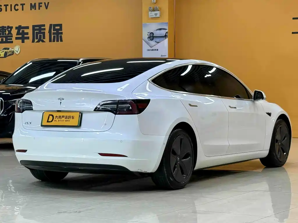 Tesla Model 3 — фотографии объявления, Фото 9