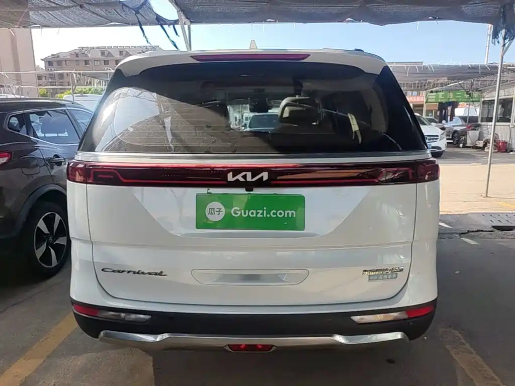 Kia Carnival — миниатюра 6