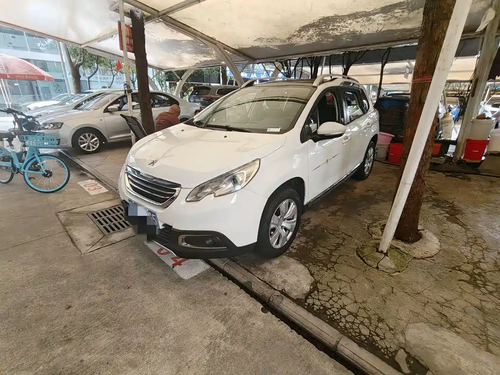 Peugeot 2008 2014 1.6L AT Fashion