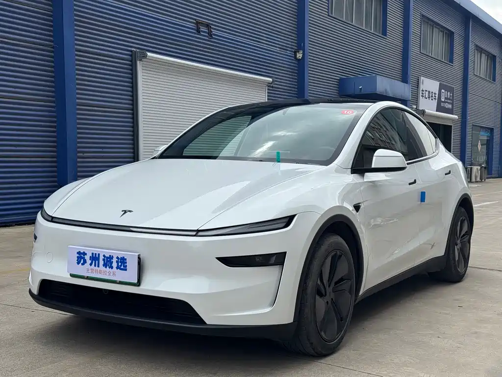 Tesla Model Y 2025