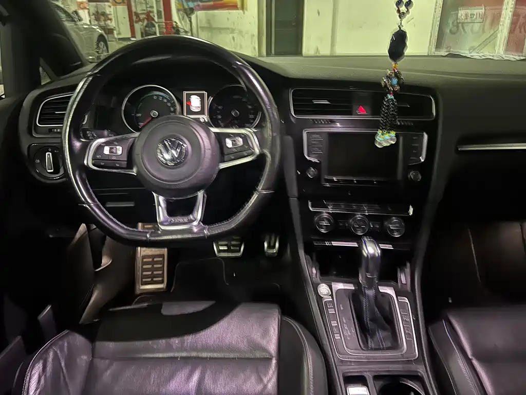 VOLKSWAGEN GOLF NEW ENERGY