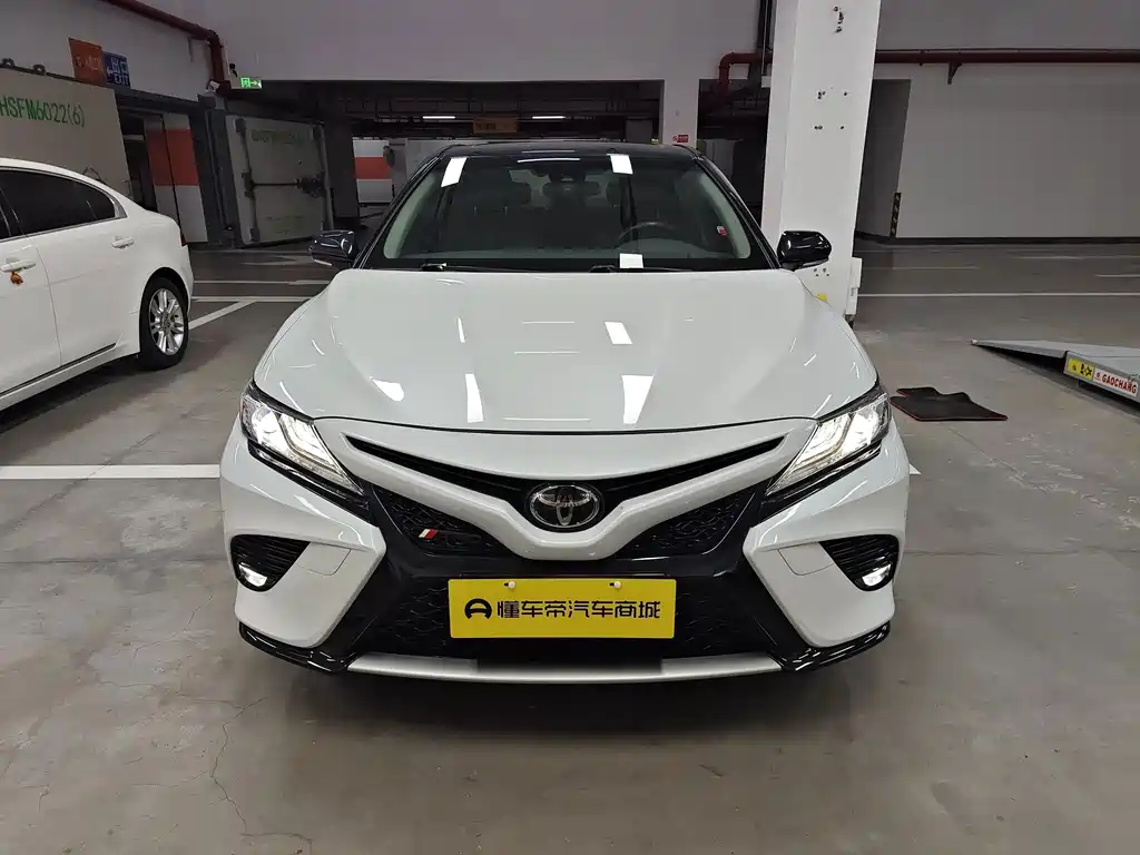 Toyota Camry — миниатюра 10