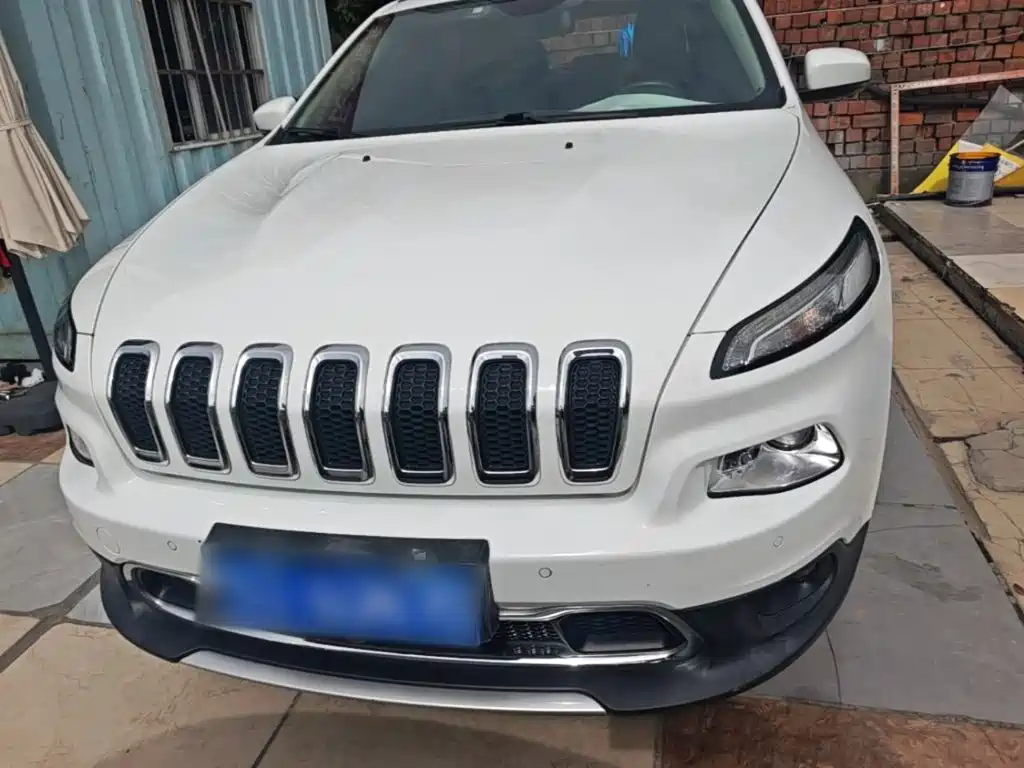 Jeep Cherokee — миниатюра 3