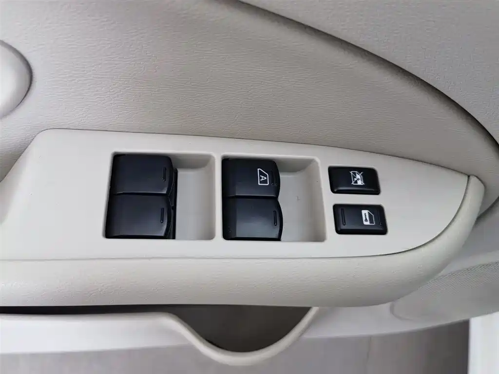 Dongfeng A60 2016 1.4T MT Luxury
