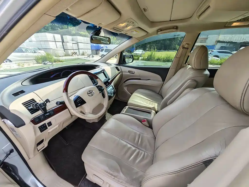 Toyota Previa — миниатюра 12