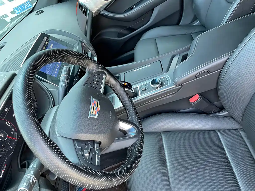 Cadillac CT5 — миниатюра 6