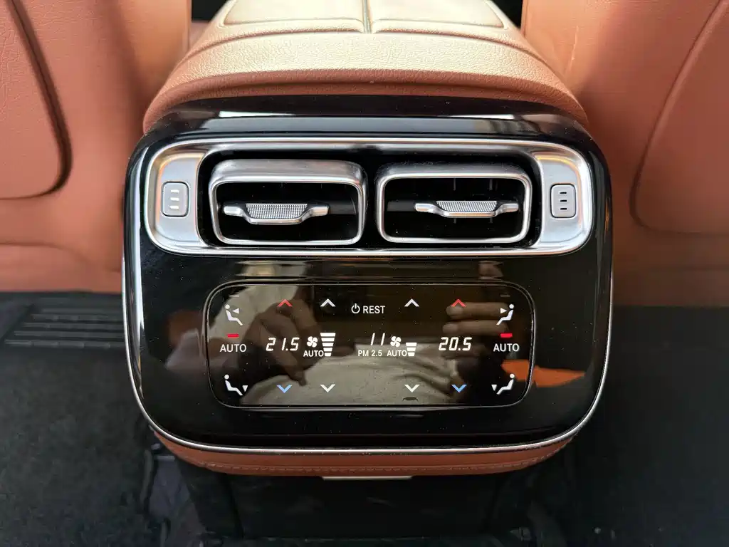 Mercedes-Benz S-Class — миниатюра 9