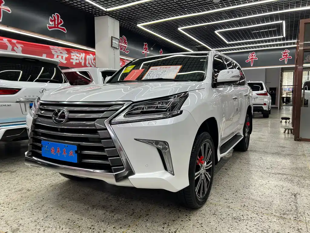 Lexus LX 2017