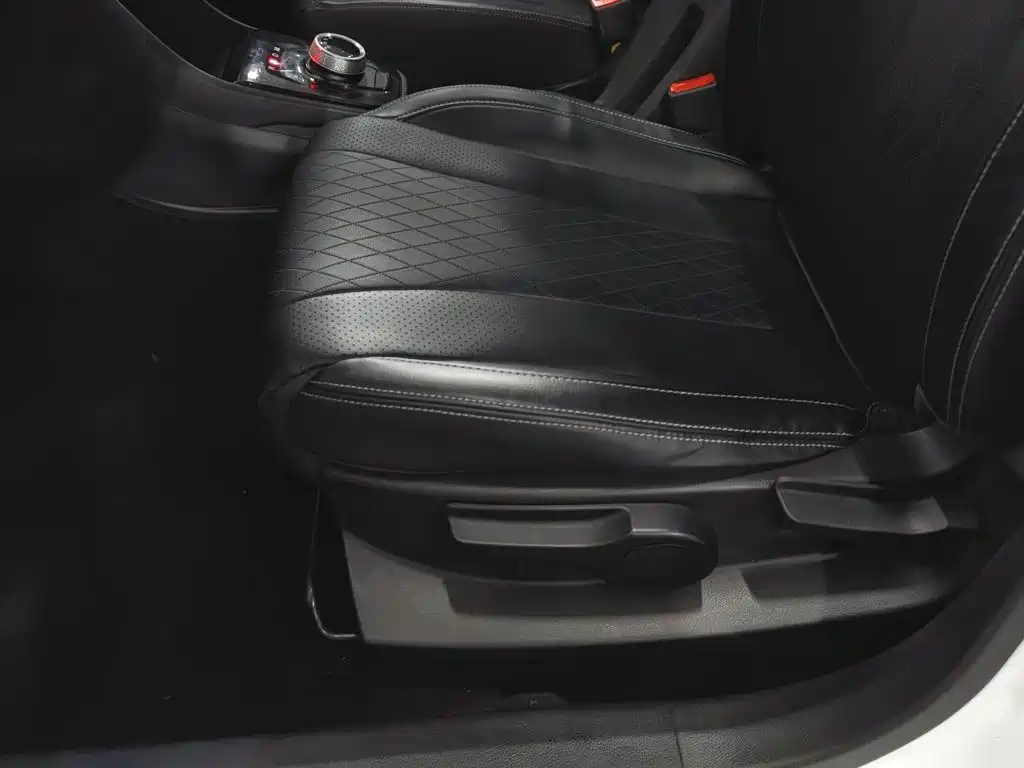 Baojun 310W — миниатюра 20