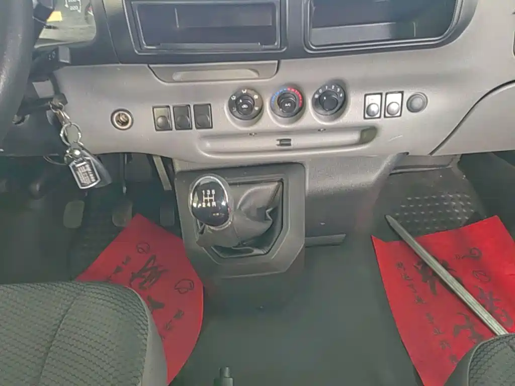JMC Tesla — миниатюра 14