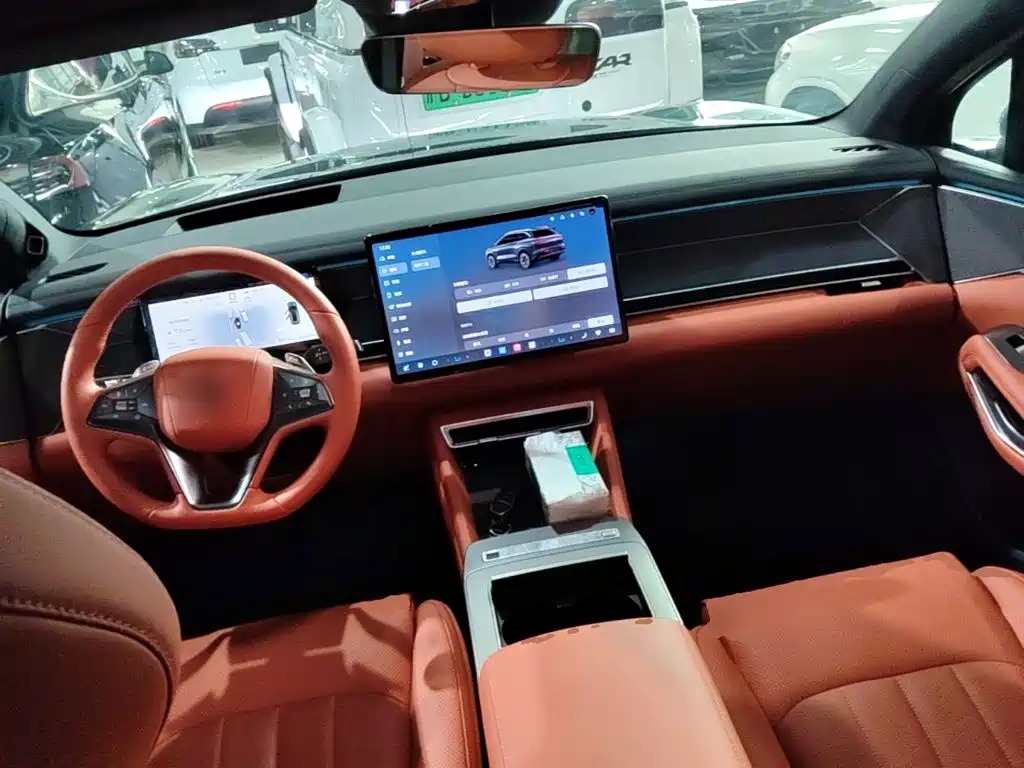 BYD Tang L L 2025 DM 175KM