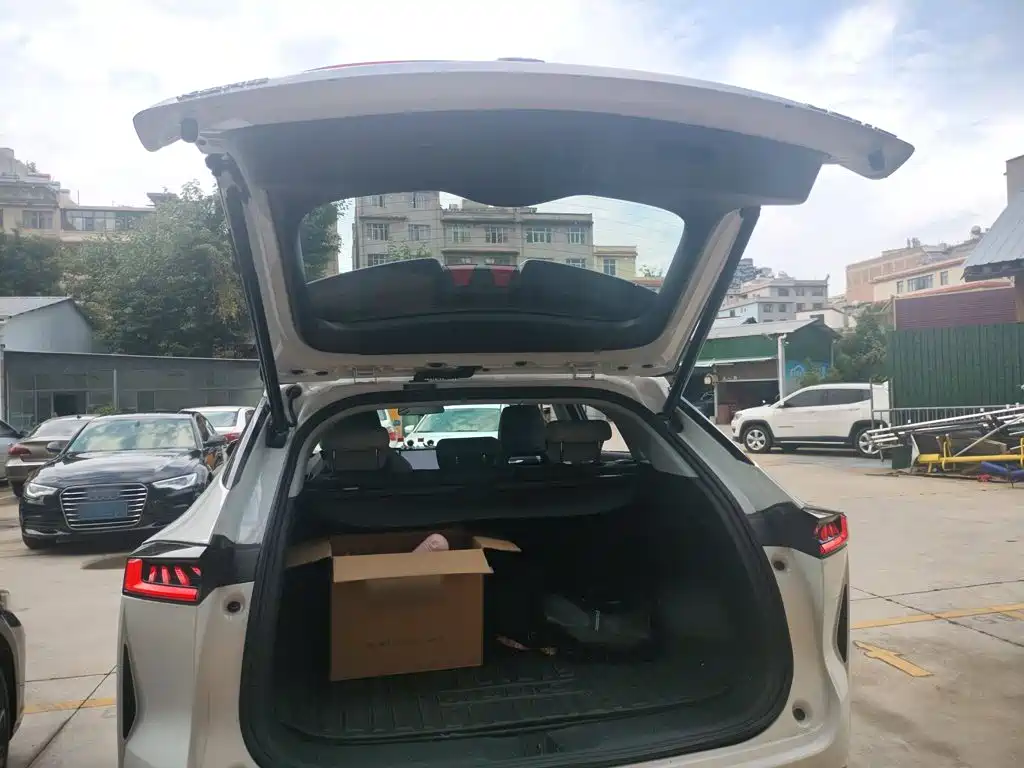 Changan UNI-Z New Energy — миниатюра 9