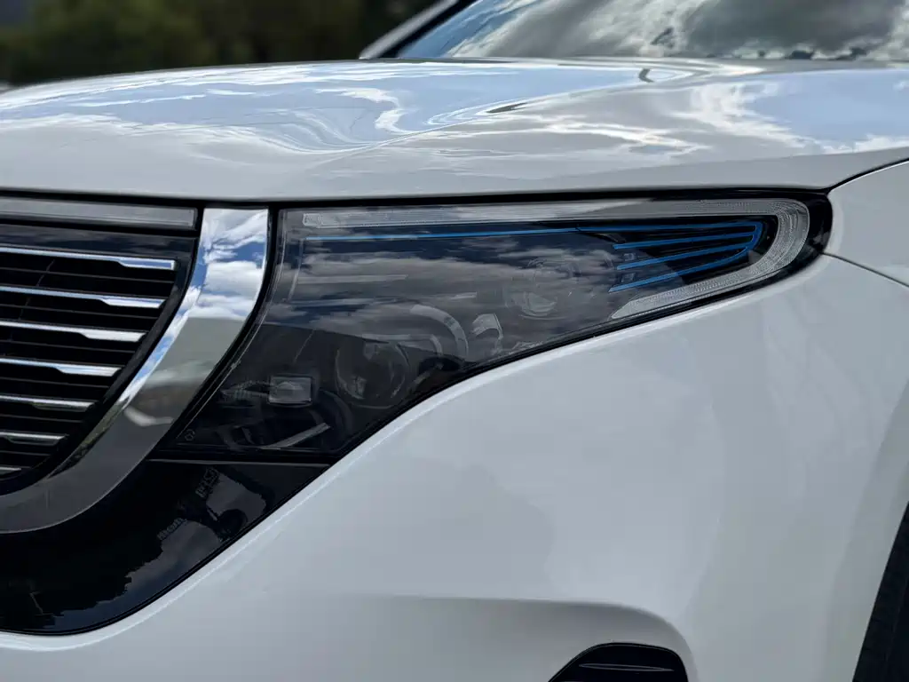 Mercedes-Benz EQC — миниатюра 11