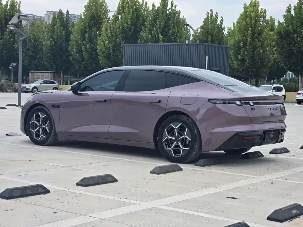 Lynk & Co 10 — миниатюра 6