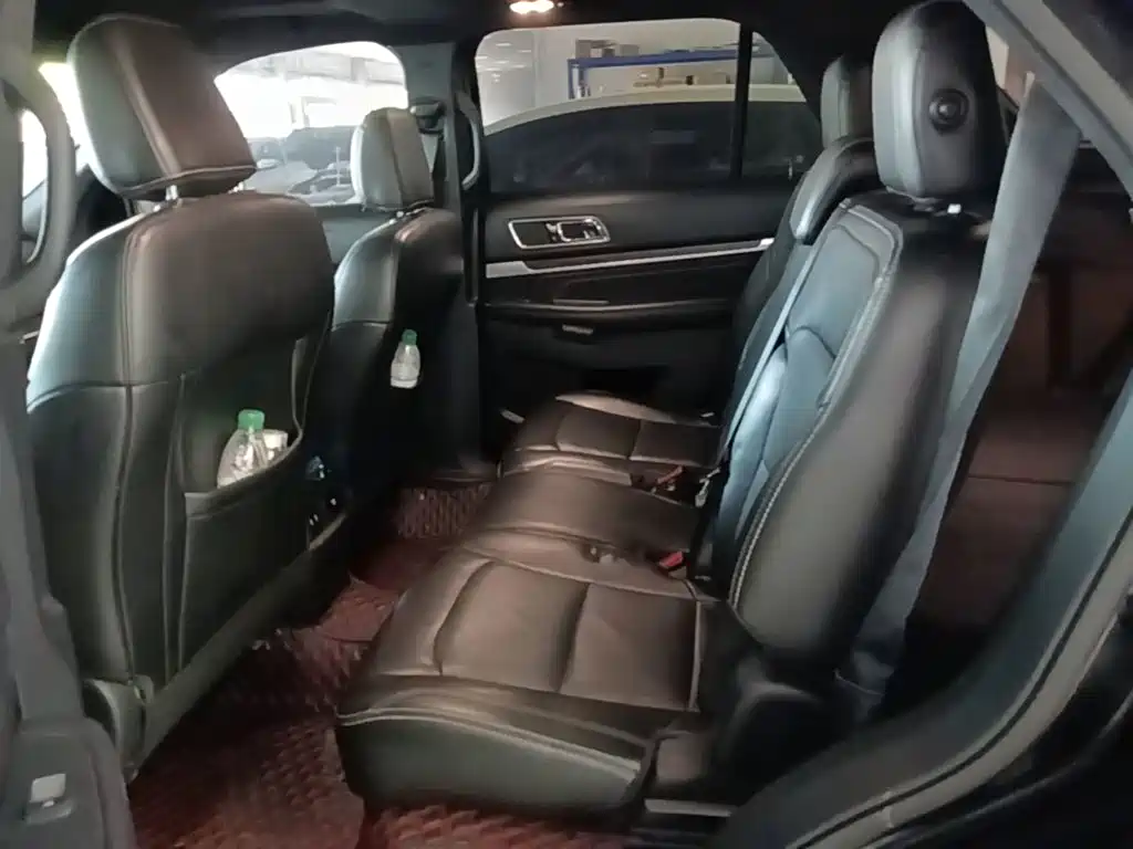 Ford Explorer (Import) — миниатюра 17