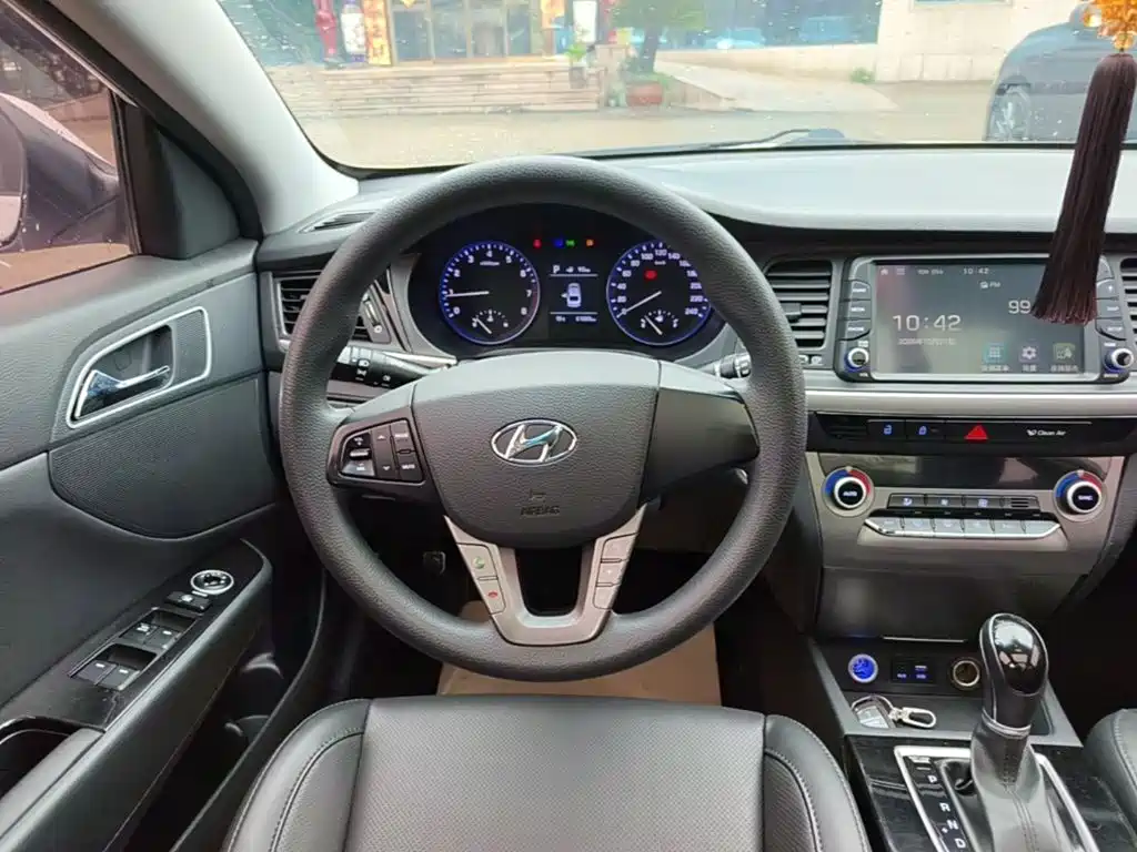 Hyundai Mistra — миниатюра 11