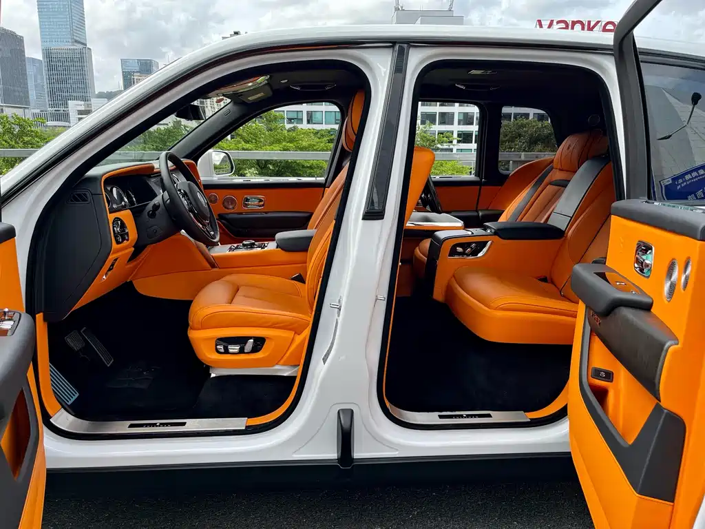 ROLLS-ROYCE CULLINAN