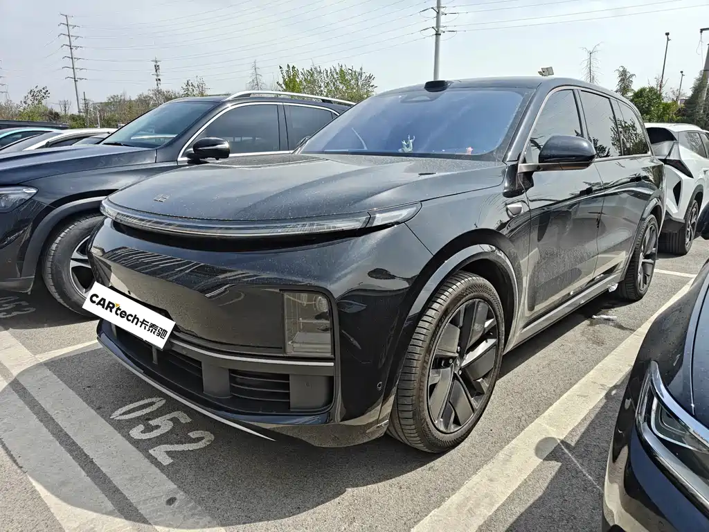 Li Auto Li L9 2025