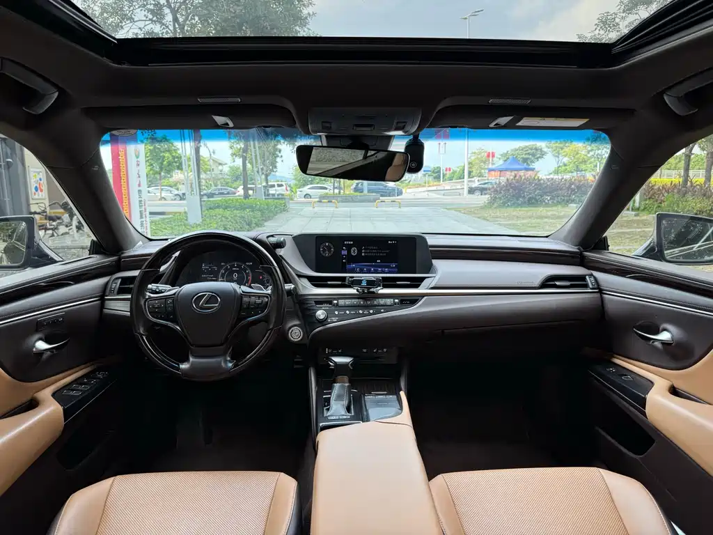 Lexus ES — миниатюра 7