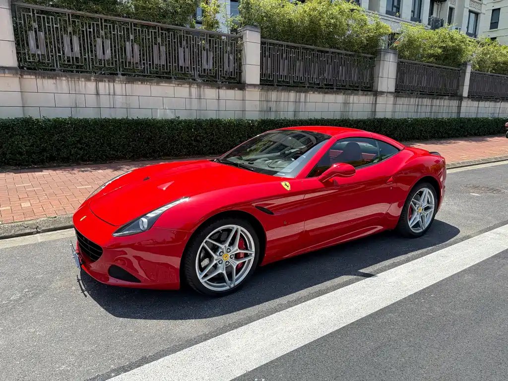 Ferrari California T