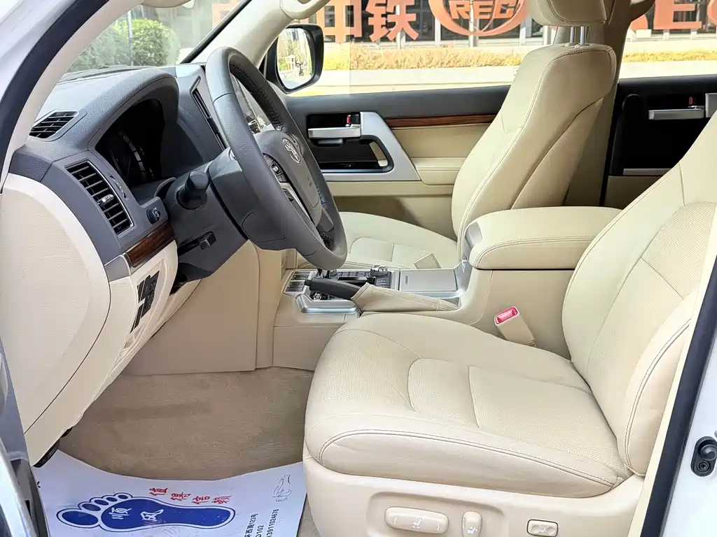 Toyota Land Cruiser 2016 4.0L AT VX