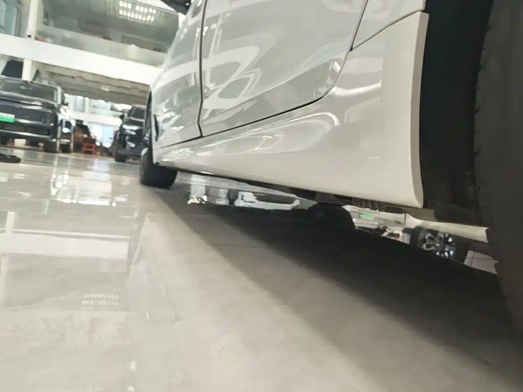 BMW 5 Series — миниатюра 22
