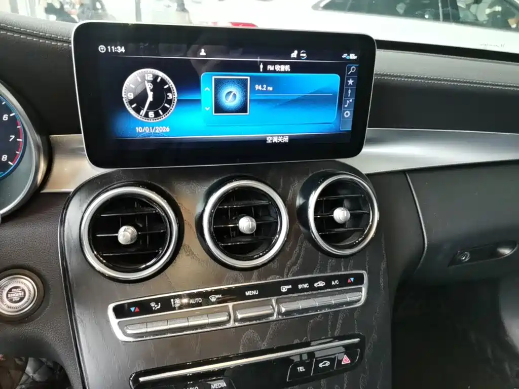 Mercedes-Benz C-Class — миниатюра 13