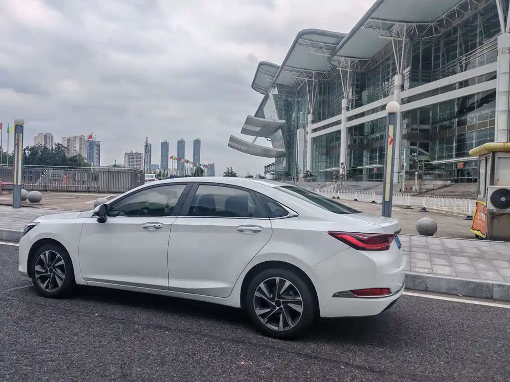 BAIC U7 — миниатюра 13