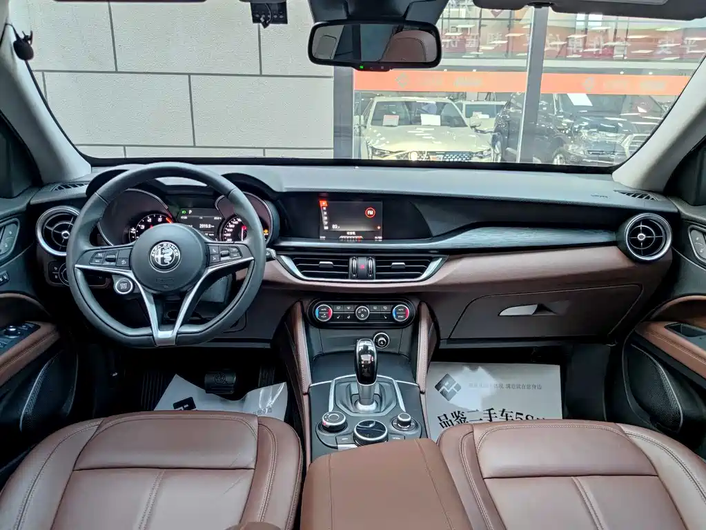 Alfa Romeo Stelvio - фото 13