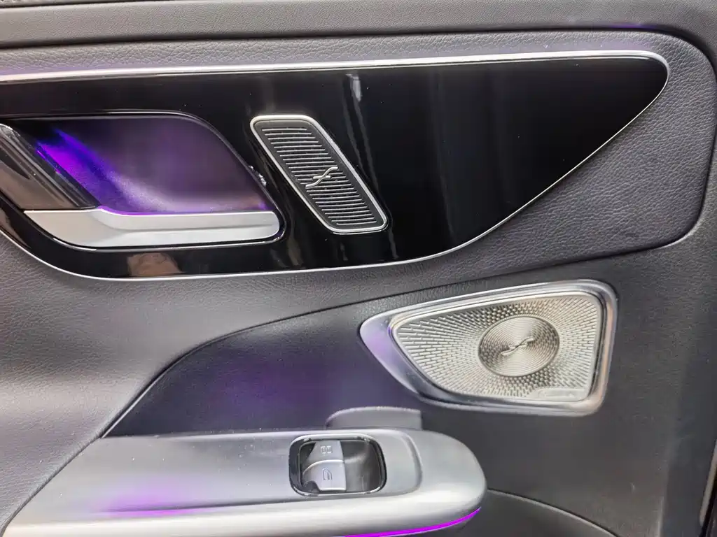 Mercedes-Benz C-Class — миниатюра 18