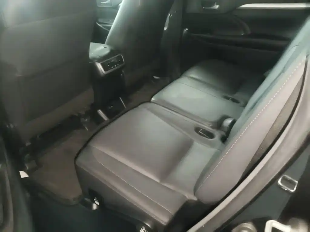 Toyota Highlander — миниатюра 17