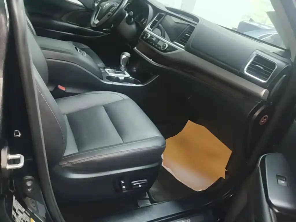 Toyota Highlander — миниатюра 25