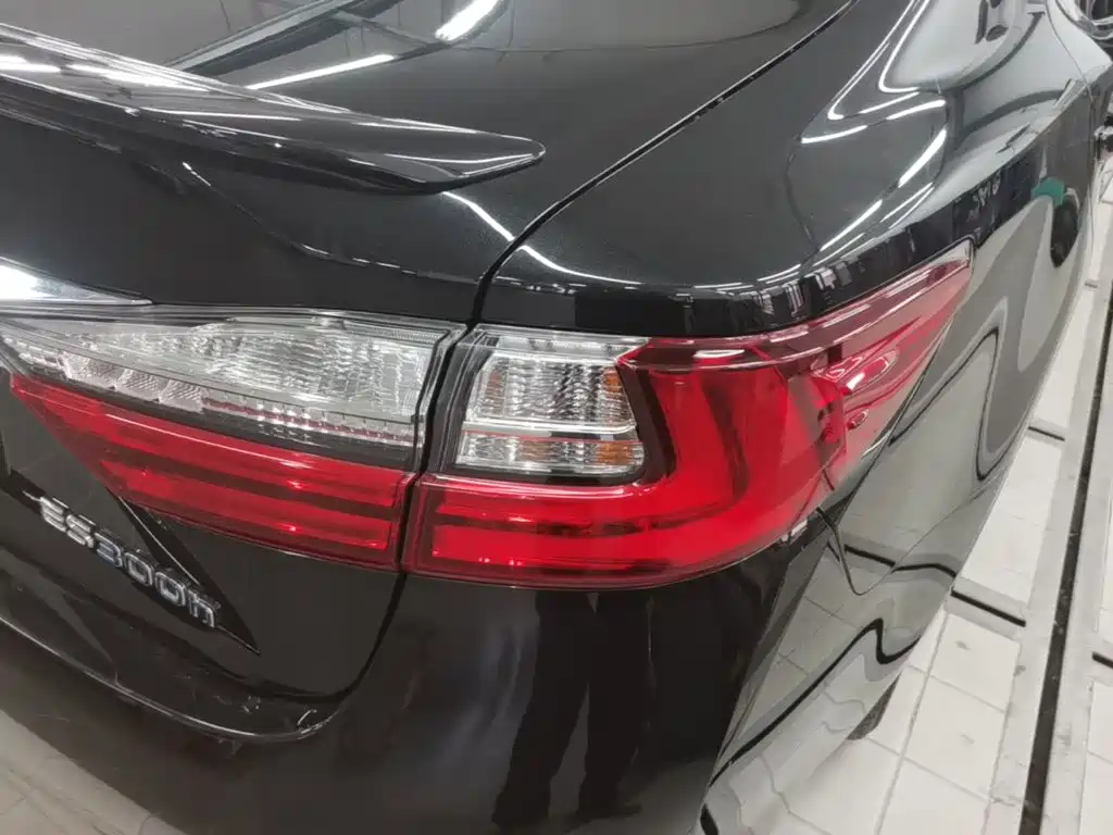 Lexus ES 2015 300h Comfort