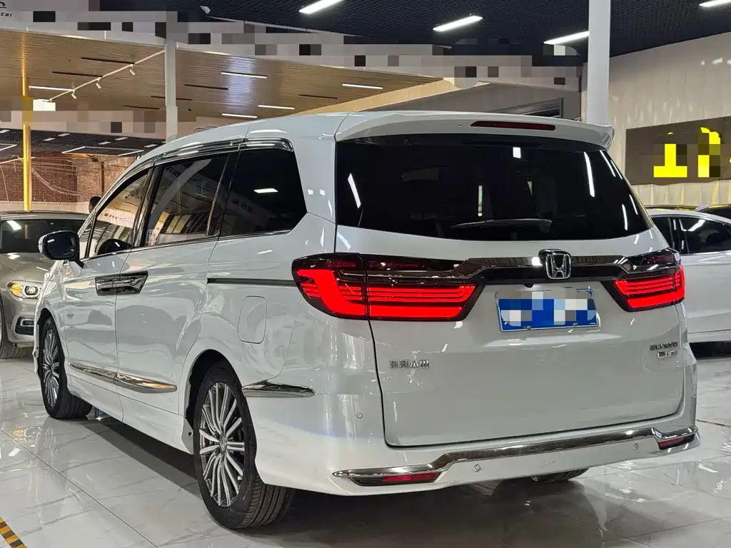 Honda Elysion — миниатюра 7