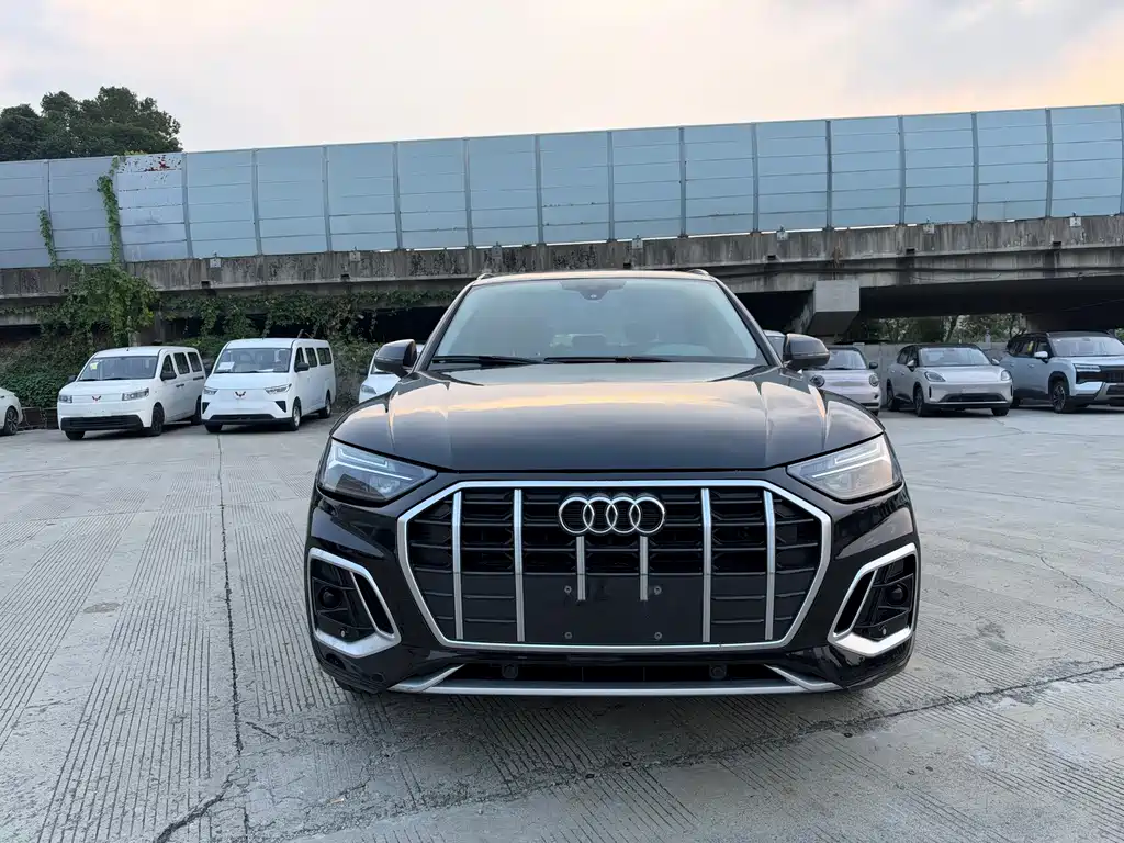 Audi Q5L — миниатюра 2