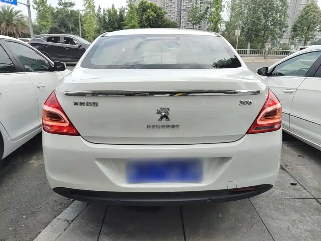 Peugeot 308 2014 1.6L MT