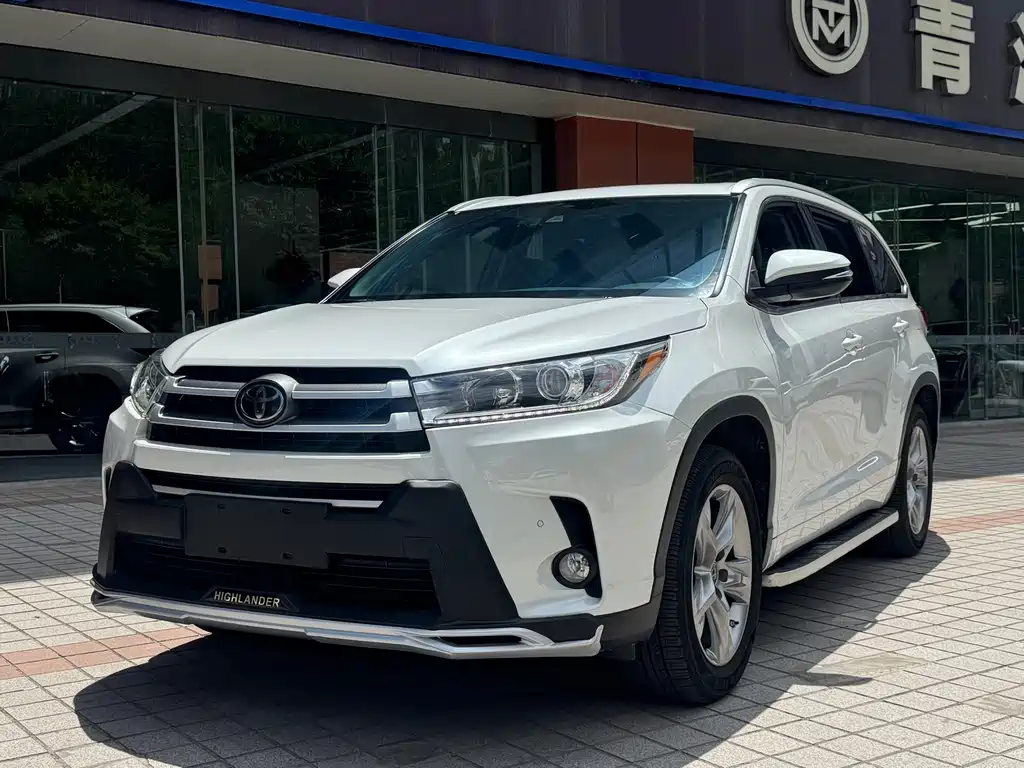 Toyota Highlander 2021 2.0T Luxury 7 мест