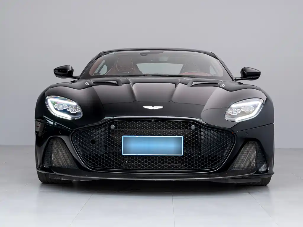 Aston Martin DBS 2019