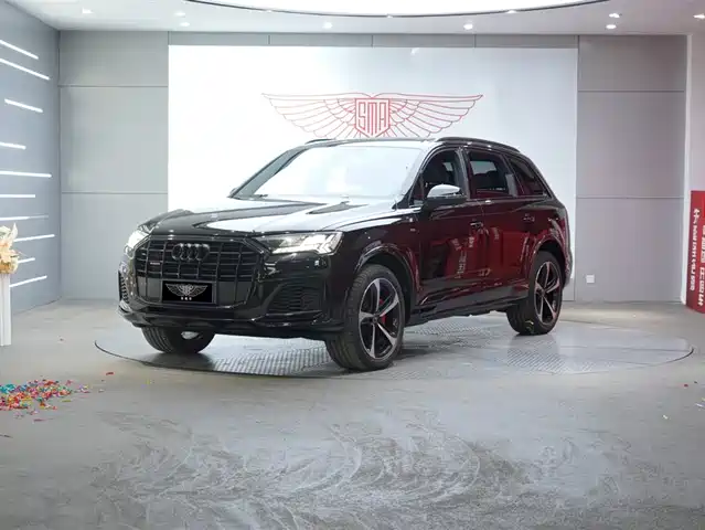 AUDI Q7 2022